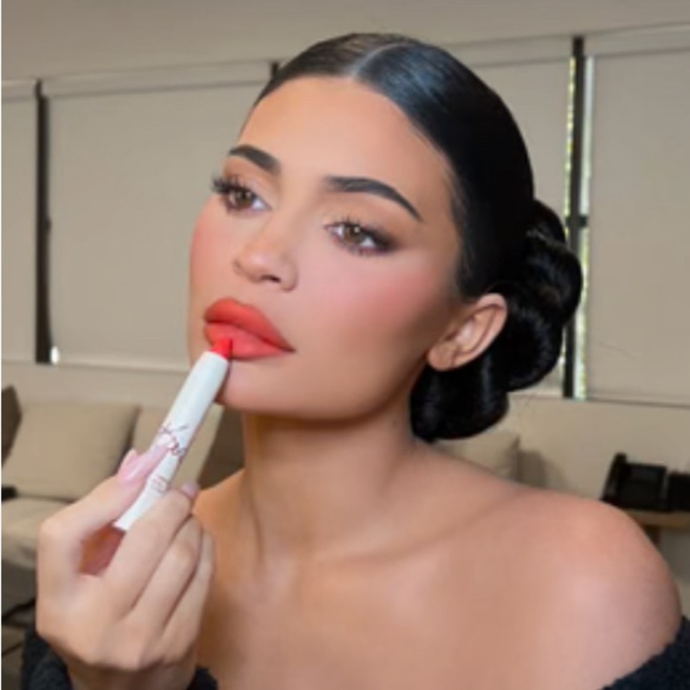 NEW Kylie Cosmetics Kris Jenner Lip Crayon Set Matte Classic Kris Manager Pink - Picture 2 of 6
